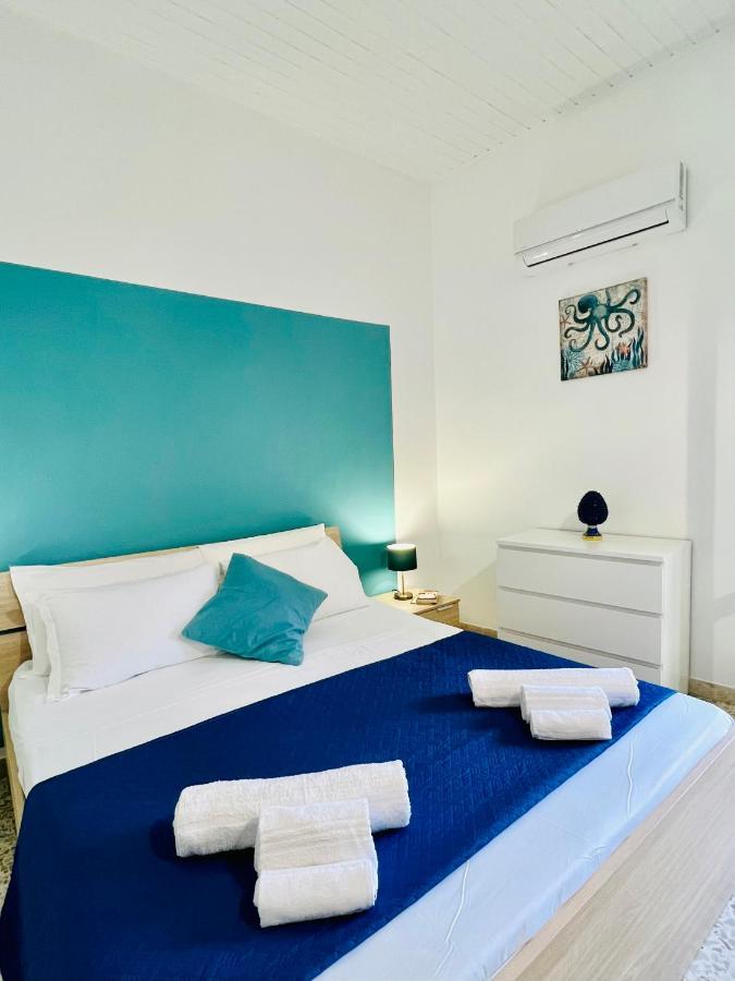 Frontemare House & Rooms カステッランマーレ・デル・ゴルフォ エクステリア 写真