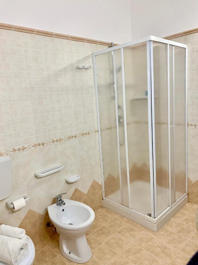 Frontemare House & Rooms カステッランマーレ・デル・ゴルフォ エクステリア 写真