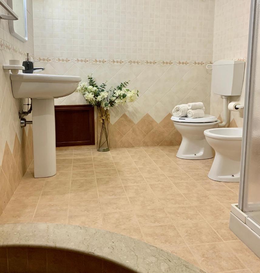 Frontemare House & Rooms カステッランマーレ・デル・ゴルフォ エクステリア 写真